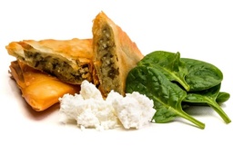 Dreieckiges Fyllo gefüllt mit Spinat und Käse